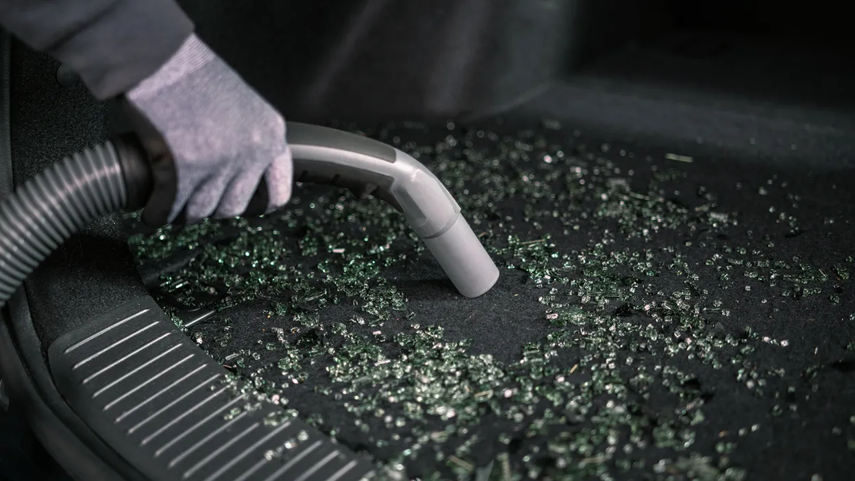 Kofferraum wird ausgesaugt